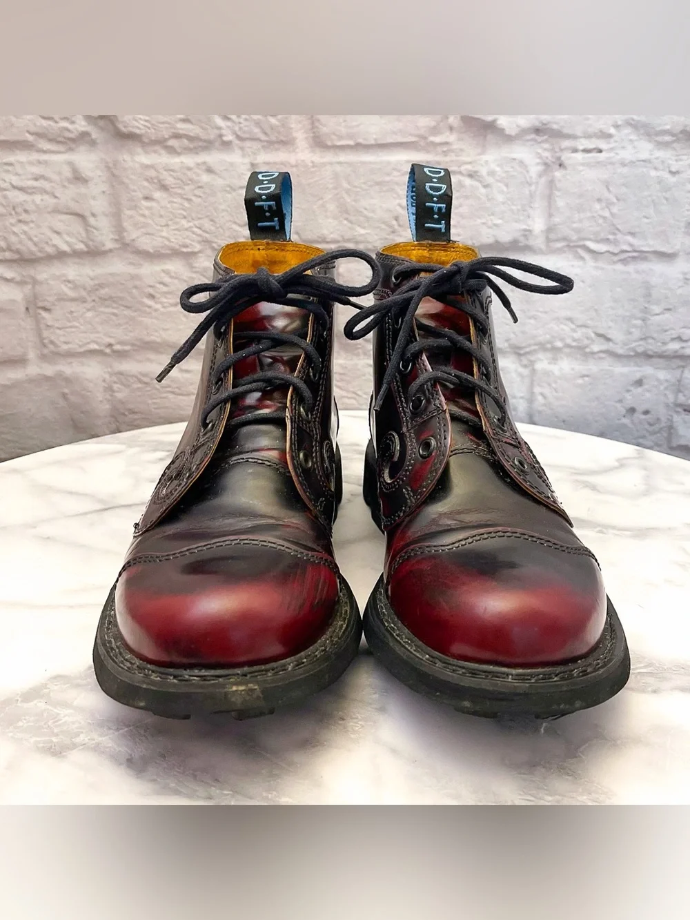 John Fluevog Derby Swirl 5-Eye Lace-Up Boots Burgundy 8.5 GUC